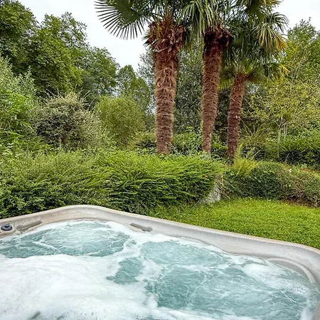 Le Domaine De Rose Lourdes